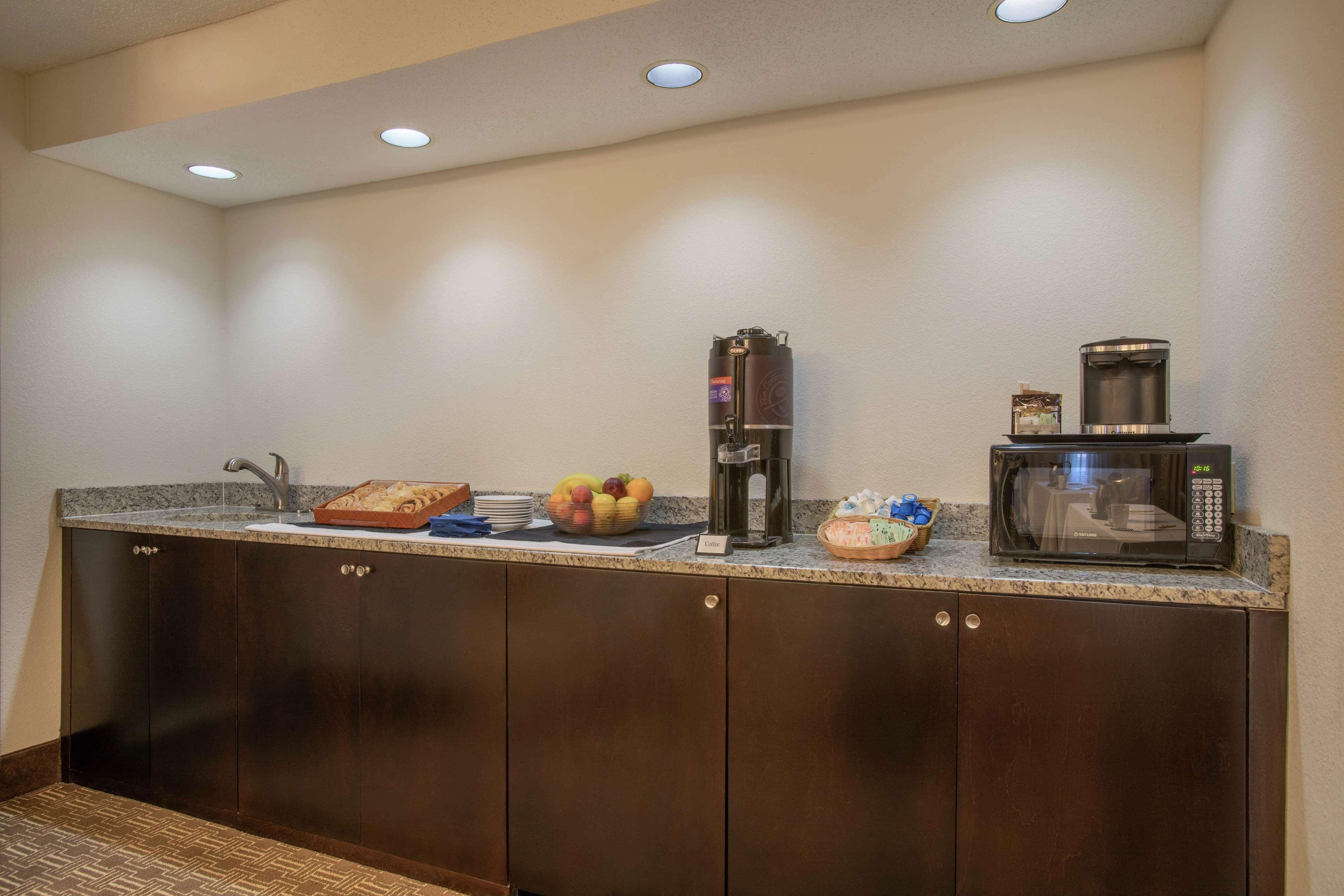Doubletree Suites By Hilton Nashville Airport Zewnętrze zdjęcie