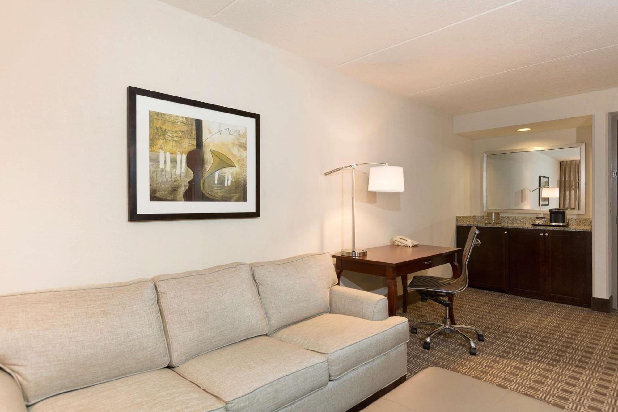 Doubletree Suites By Hilton Nashville Airport Zewnętrze zdjęcie