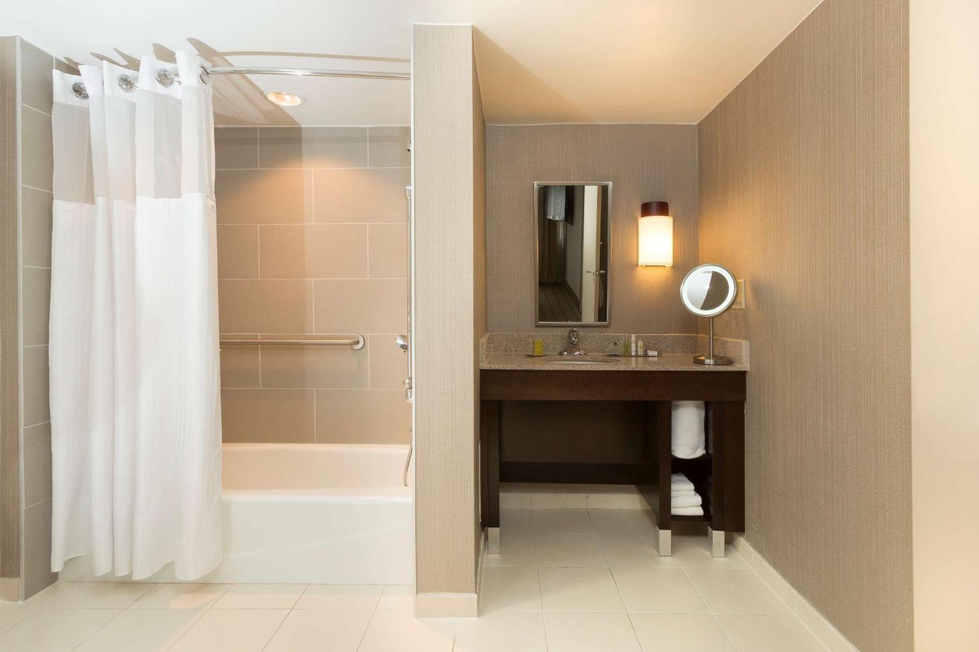 Doubletree Suites By Hilton Nashville Airport Zewnętrze zdjęcie