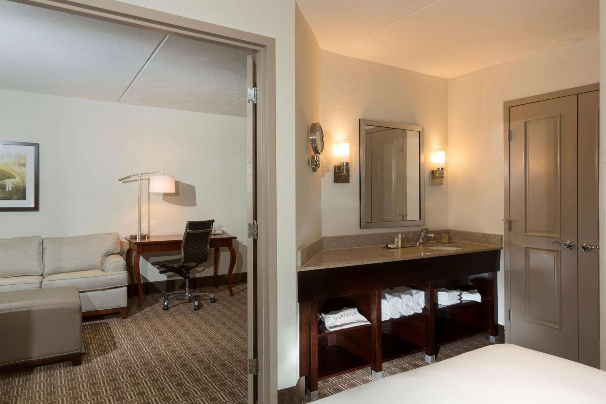 Doubletree Suites By Hilton Nashville Airport Zewnętrze zdjęcie