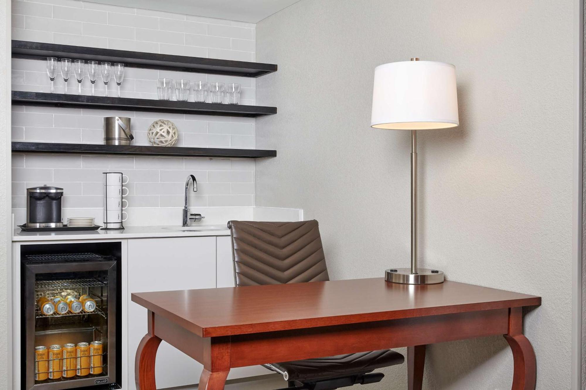 Doubletree Suites By Hilton Nashville Airport Zewnętrze zdjęcie