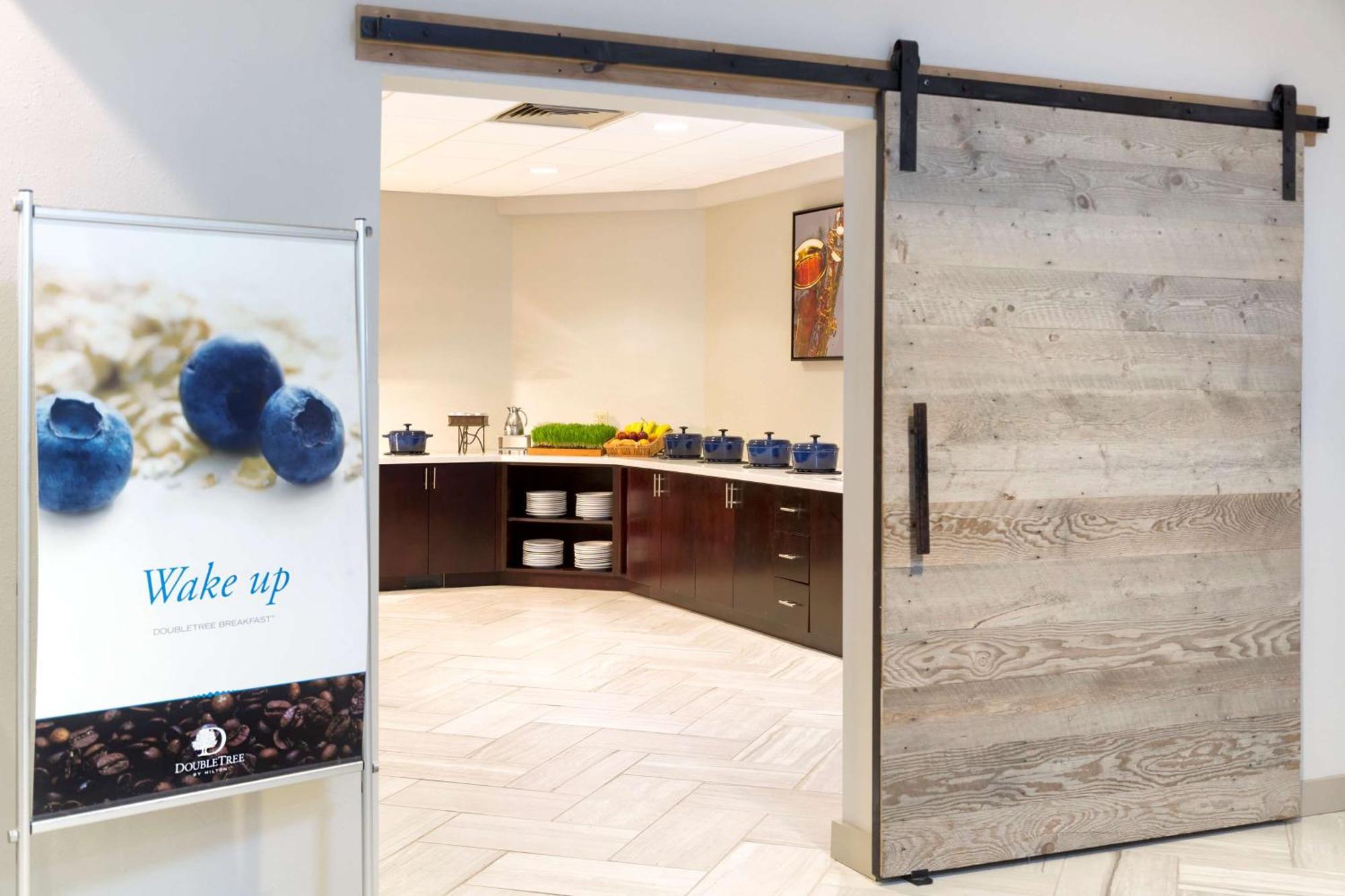 Doubletree Suites By Hilton Nashville Airport Zewnętrze zdjęcie