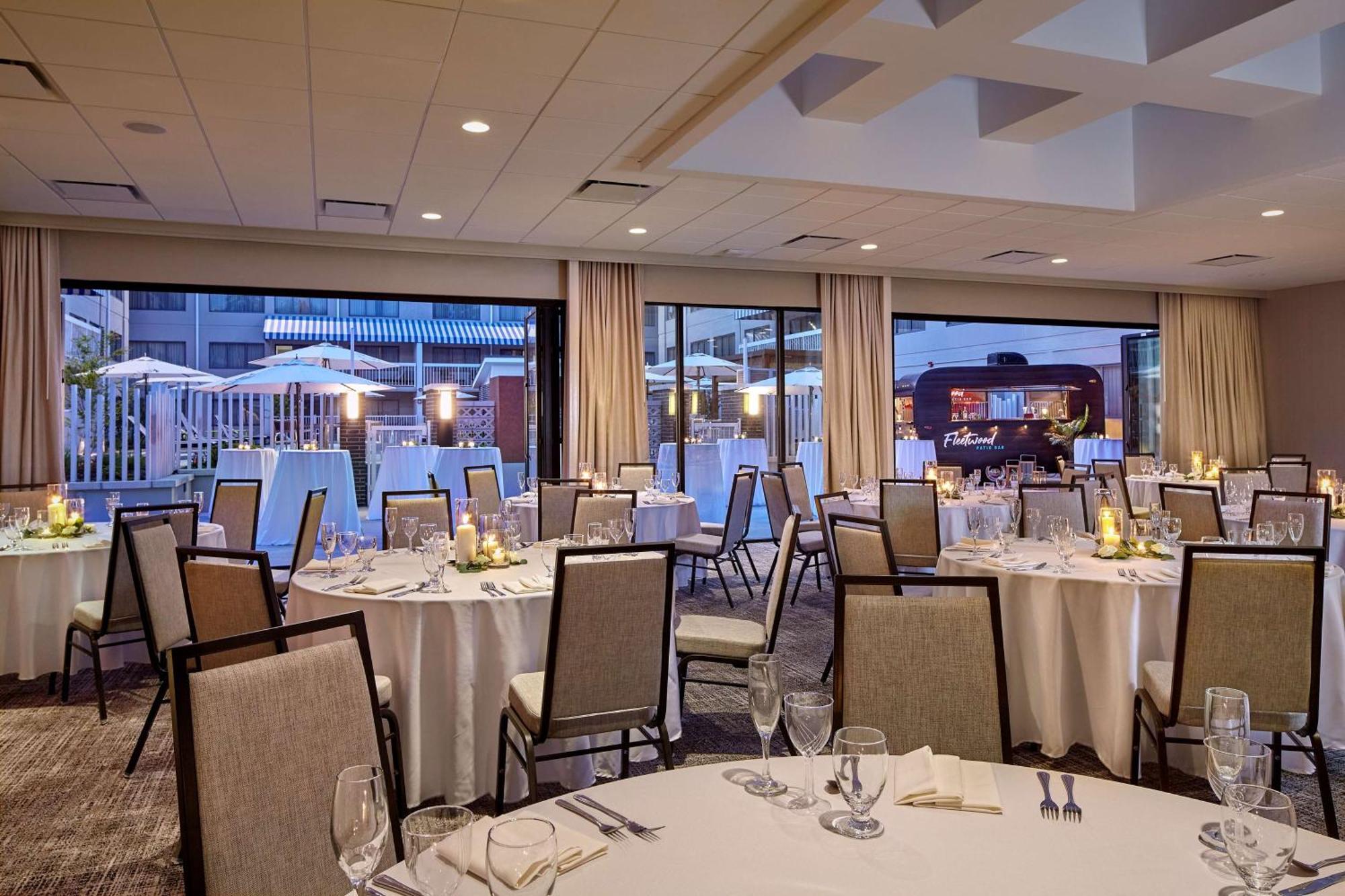Doubletree Suites By Hilton Nashville Airport Zewnętrze zdjęcie