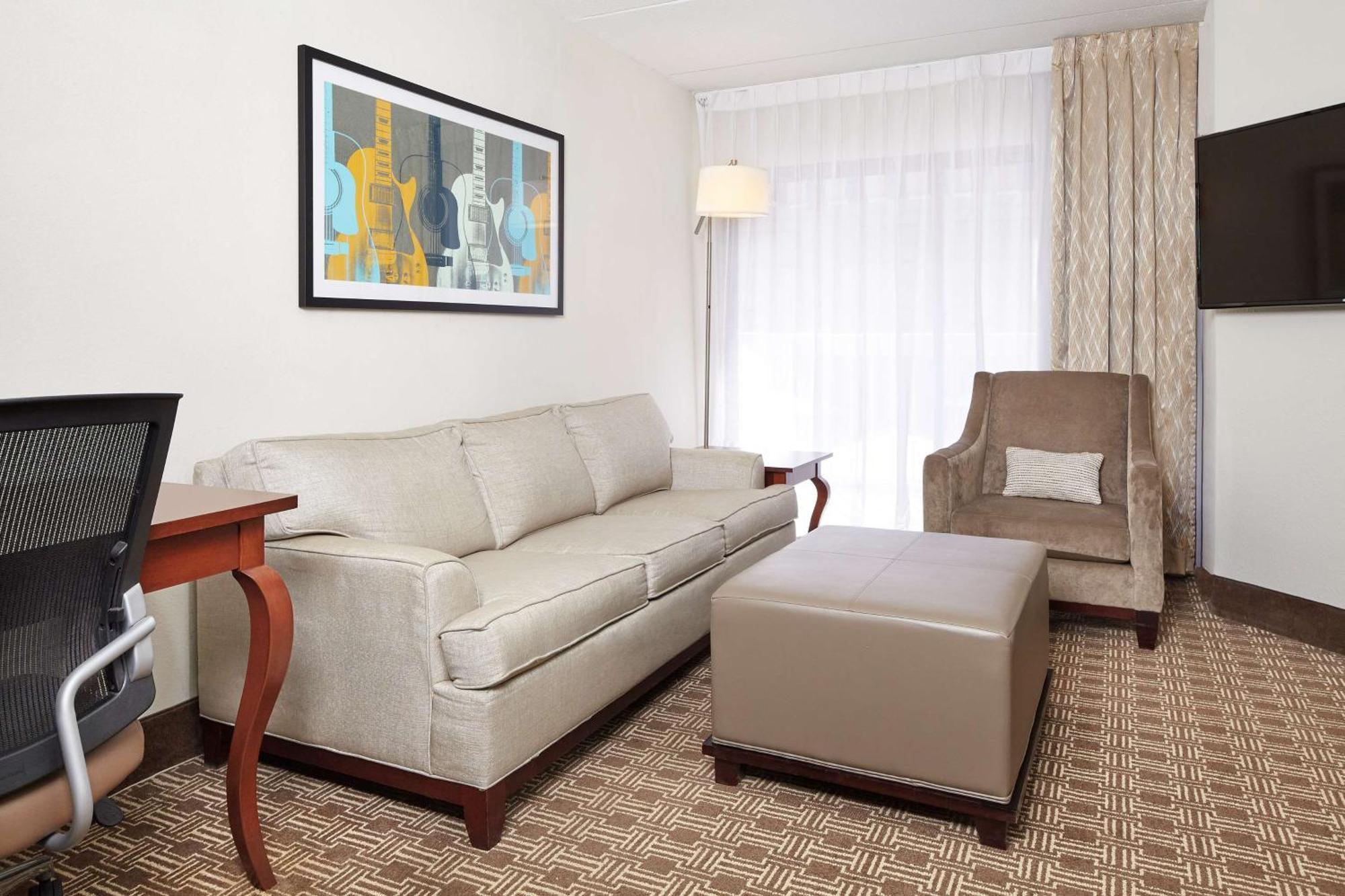 Doubletree Suites By Hilton Nashville Airport Zewnętrze zdjęcie